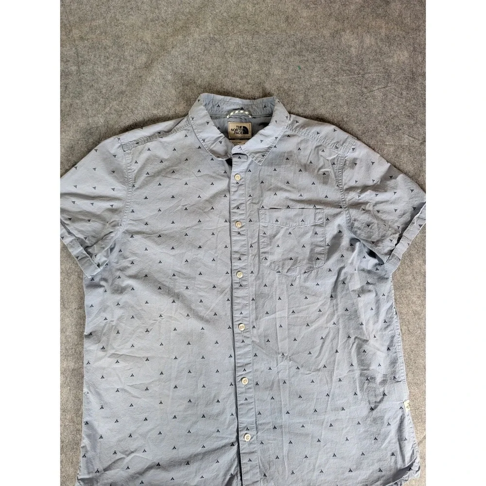 The North Face Mens Short Sleeve Button Down Shirt Blue Teepee Print XL‎